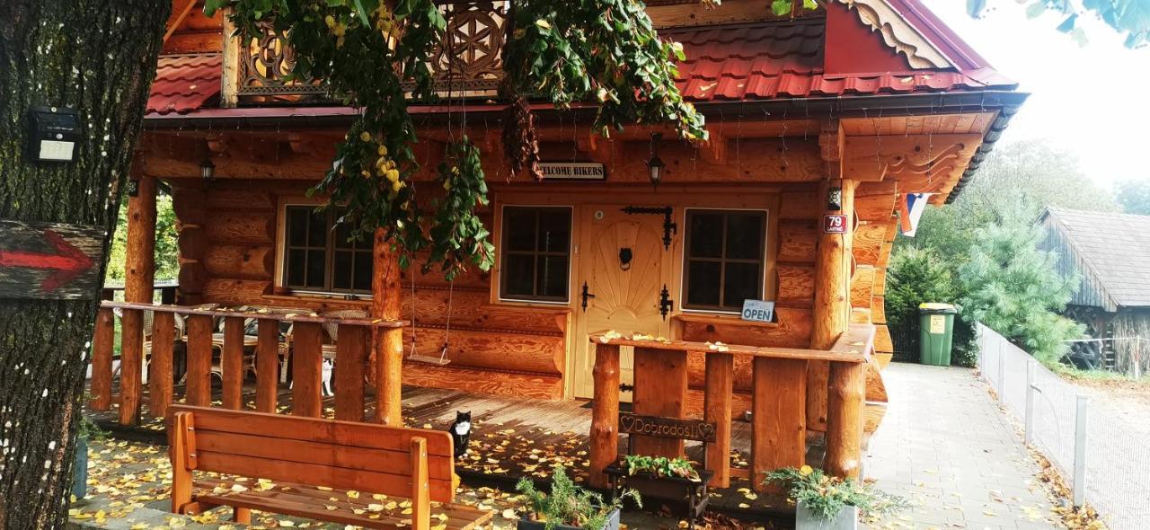 Vilinka & Native Vilinija Village Chalet Podcetrtek