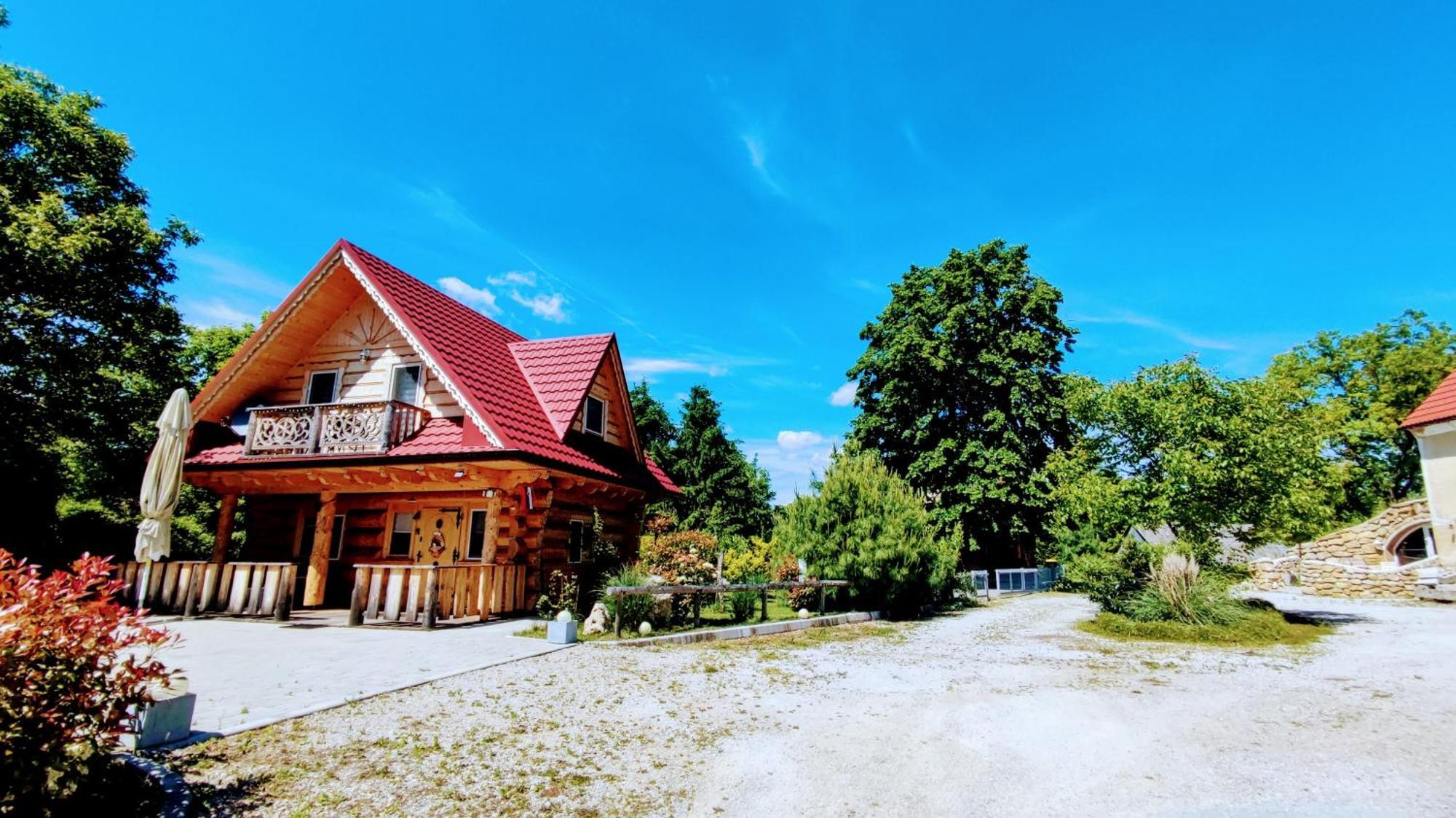 Vilinka & Native Vilinija Village Chalet *